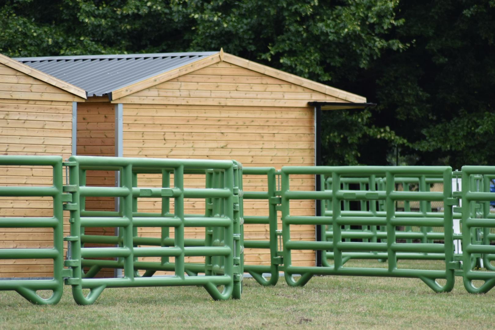 Duracorral Turnout Pen (8 x Panel Green & Gate)